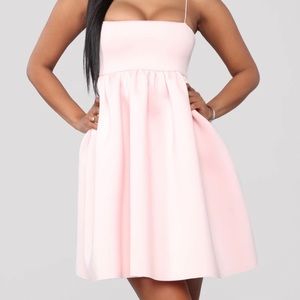 Ariana Grande pink dress